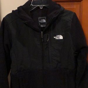 The North Face women’s Denali jacket